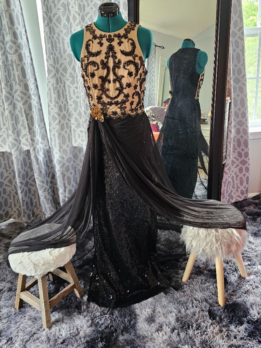 Jackie Jon New York Beaded Embroidered Formal Gown – Black/Champagne – Size 12